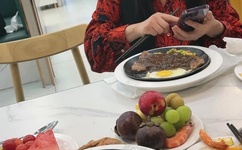 两个奶头被吃到高潮什么感觉